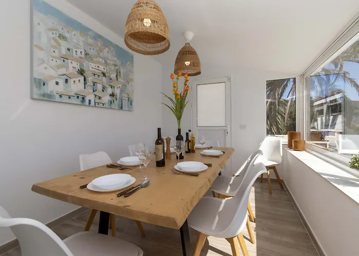 Salome With Private Heated Pool Villa