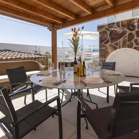 فيلة Salome With Private Heated Pool *