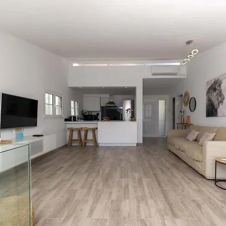 Salome With Private Heated Pool 别墅